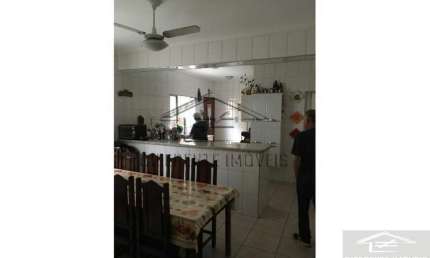 CASA 4  QUARTOS - 2  bANHEIROS - 1050m²  NO TATUAPE