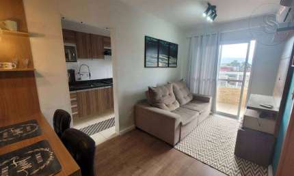 ALUGO APARTAMENTO MOBILIADO Á 550 METROS DA PRAIA DA AVIAÇÃO, 01 DORMITÓRIO PLANEJADO, SACADA, PRÉDIO COM ACESSIBILIDADE, PORTARIA ELETRÔNICA, PORTÃO AUTOMÁTICO, PISCINA, SALÃO DE FESTAS, SALÃO DE JOG