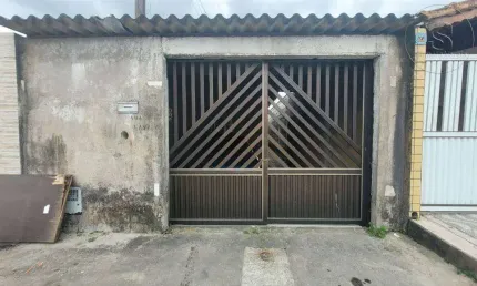 VENDO CASA NO SAMAMBAIA COM EXCELENTE LOCALIZAÇÃO, PRÓXIMA DO SUPERMERCADO KRILL, RDD ATACADISTA, FARMÁCIA, ESCOLA, PONTO DE ÔNIBUS E FÁCIL ACESSO Á MARGINAL. SENDO 03 DORMITÓRIOS, 02 VAGAS DE GARAGEM
