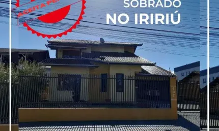 Excelente Sobrado no Iririú com 197m², em ótima localização