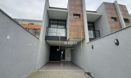Sobrado com 113m²  semi mobiliado com 3 quartos sendo 1 suíte  e 2 vagas