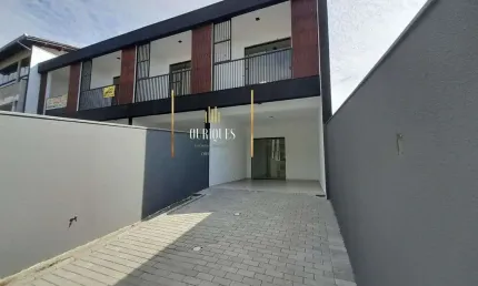 Excelente Geminado no Iririú com 108m² 3 quartos e um espaço de 14m de fundos