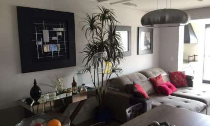 Apartamento á venda na Barra Funda com 3 quartos sendo  1 suíte 2 vagas de garagem