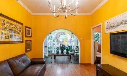 Casa à venda no Alto da Lapa com 3 quartos, sendo 1 suíte e 4 vagas