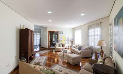 Casa a venda em Vila  Madalena com 3  quartos,  sendo 2 suítes e 4 vagas de garagem