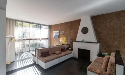 Sobrado em Alto de Pinheiros com 4 quartos  2 suites 5 Vagas - 343M²