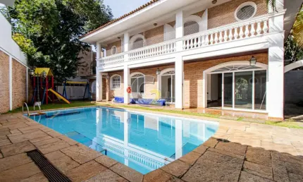 CASA - ALTO DE PINHEIROS - 4 DORMITÓRIOS - 3 SUÍTES - 5 VAGAS - 400M²