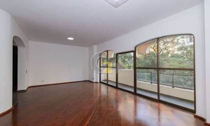 Apartamento à venda em Moema com 3 quartos sendo 1 suite e 2 vagas