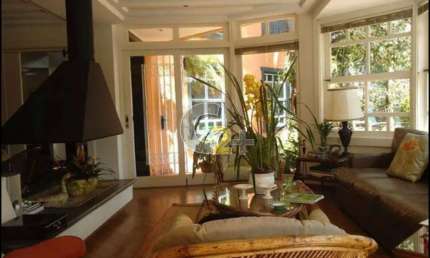 SOBRADO - VENDA - ALTO DE PINHEIROS - 5 DORMITÓRIOS - 3 SUITES - 8 VAGAS