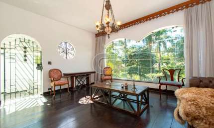 Casa à venda na Vila Romana com 5 quartos, sendo 1 suíte e 4 vagas