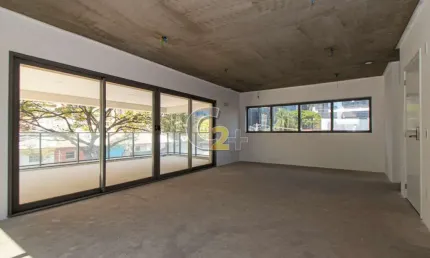 Apartamento á venda no Itaim Bibi, 4 suítes e 4 vagas