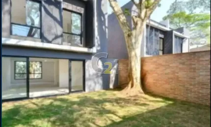 Casa padrão à venda Alto Pinheiros com 3 quartos, sendo 2 suítes e 3 vagas