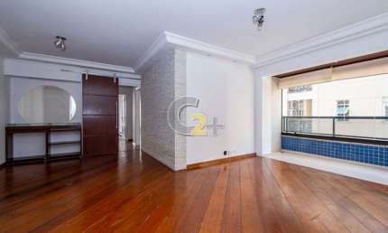 Apartamento à venda em Moema com 3 quartos, sendo 1 suíte e 2 vagas