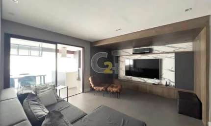 Apartamento à venda em Pinheiros com 3 quartos, sendo 1 suite e 2 vagas