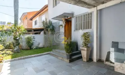 Casa de condomínio a venda na Vila Madalena  com 3 quartos, 1 suíte,  3 vagas