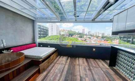 Cobertura triplex a venda no Alto de Pinheiros com 1 suíte, 2 vagas