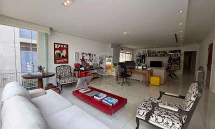 Apartamento à venda na Santa Cecília com 4 quartos, sendo 2 suítes e 1 vaga