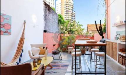 Sobrado, venda, Alto de Pinheiros, 4 quartos, 3 suites, 2 vagas de garagem.