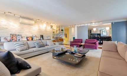 Apartamento à venda na Santa Cecília, 3 quartos, 3 suítes e 4 vagas de  garagem