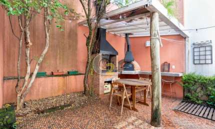 Casa de Vila a venda no Campo Belo com 2 suites e 2 vagas