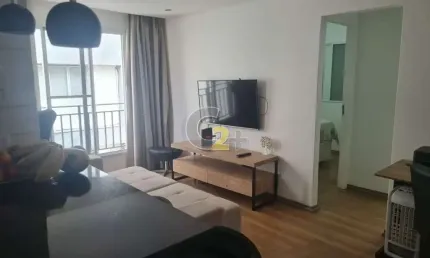 Apartamento mobiliado e reformado à venda na Vila Madalena 50 m², 1 quarto, varanda e 1 vaga.