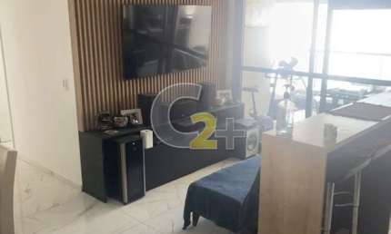 Apartamento á venda na Vila Romana, 2 quartos, 1 suíte, 1 vaga de garagem.