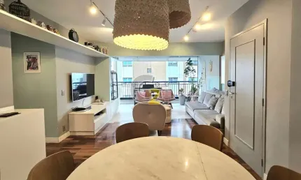 Apartamento á venda em Moema,  3 quartos, 1 suíte, 2 vagas de garagem fixas