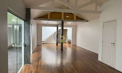 Casa à venda na Vila Madalena com 2 suites e 2 vagas