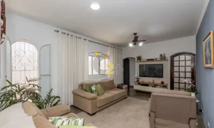 Casa térrea a venda no bairro da Vila Romana com 4 quartos, sendo 3 suítes, 170m²