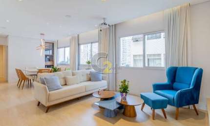 Apartamento à venda na Bela Vista com 3 suítes, totalmente reformado e 2 vagas de garagem.