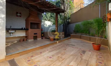 Casa a venda na Vila Romana com 3 quartos, sendo 3 suítes e 5 vagas