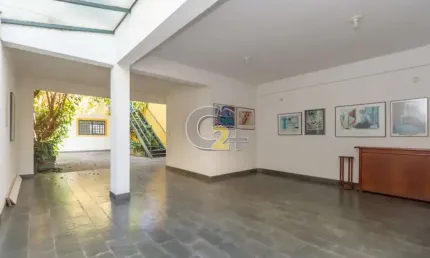 Casa á venda no Brooklin, 4 quartos, 2 vagas de garagem.