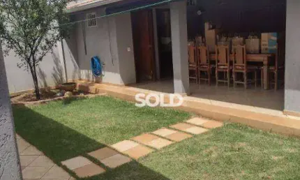 Casa com 3 dormitórios à venda, 215 m² por R$ 590.000,00 - Jardim Califórnia - Franca/SP