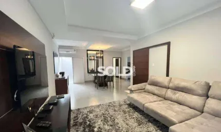 Casa com 4 dormitórios à venda, 200 m² por R$ 890.000,00 - Jardim Francano - Franca/SP