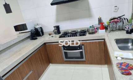 Linda casa com 3 dormitórios sendo 1 suíte, cozinha com armários,  92,86m² de área construída,   à venda por R$ 350.000,00 - Jardim Cambuí - Franca/SP