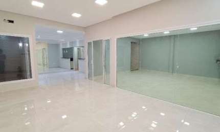Linda casa com piscina, 2 dormitórios, 200m² de terreno,  à venda por R$ 525.000,00 - Jardim Luiza - Franca/SP