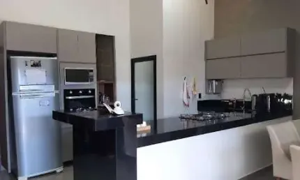 Linda casa com 3 dormitórios sendo 1 suíte com closet, 250m² de terreno,  à venda por R$ 750.000,00 - Jardim Botânico - Franca/SP