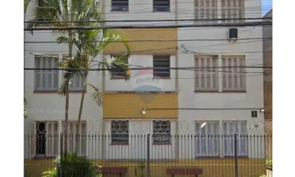 Apartamento reformado em bairro  são joão, porto alegre,rs.