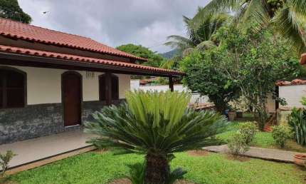 Casa para Venda em Saquarema, Serra De Mato Grosso (sampaio Correia), 5 dormitórios, 2 suítes, 4 banheiros, 3 vagas