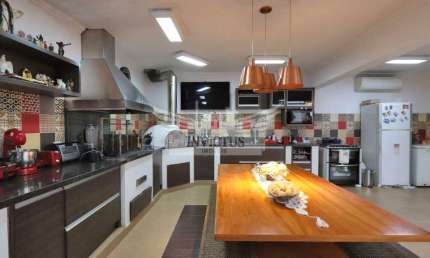 Sobrado em Condomínio Fechado com 4 Quartos para Alugar, 403m² - Campestre, Santo André/SP.