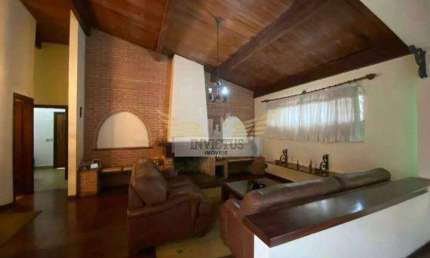 Casa Assobradada com 5 Quartos para Alugar, 368m² - Vila Pires, Santo André.
