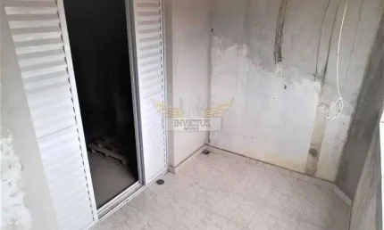 Sobrado com 2 Quartos para Comprar, 95m² - Vila Santa Teresa, Santo André/SP.