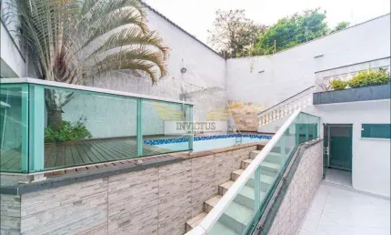 Sobrado com 3 Suítes para Comprar, 525m² - Vila Helena, Santo André/SP.