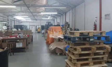 Galpão Comercial para Comprar, 671m² - Bairro Jardim, Santo André/SP.