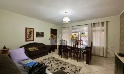 Casa Térrea com 3 Quartos para Comprar, 185m² - Bairro Jardim, Santo André/SP.