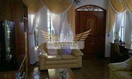 Casa Térrea com 3 Quartos para Comprar, 205m² - Bairro Bangu, Santo André/SP.
