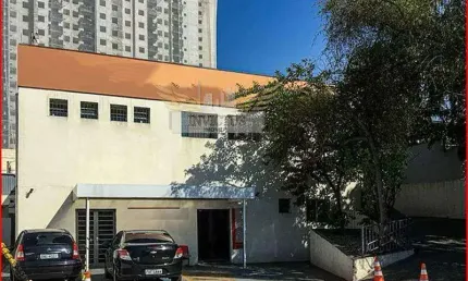 prédio comercial, Próximo do corredor ABD, com 1.021 m² de terreno e 1.230 m² de área construída