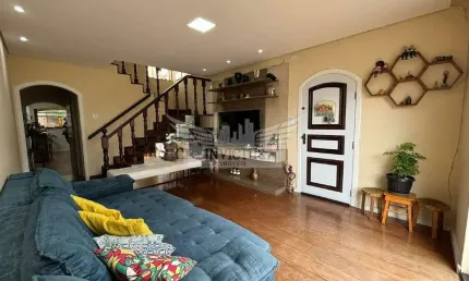 Sobrado com 3 Dormitórios à Venda, 240m² - Vila Humaíta, Santo André/SP.