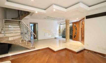 Sobrado com 3 Quartos para Alugar, 245m² - Bairro Jardim, Santo André/SP.