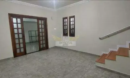 Sobrado com 4 Quartos para Comprar, 217m² - Silveira em Santo André/SP.